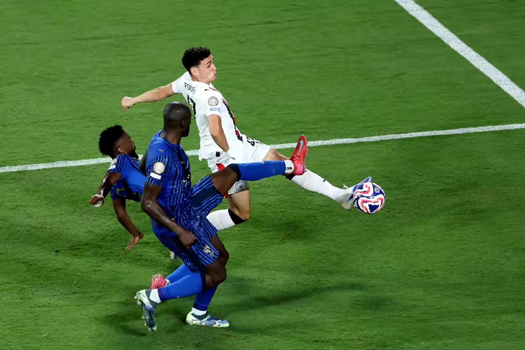 德国杯赛程吃紧;拜仁慕尼黑加时末段手感冰凉;管理层满意;更衣室氛围转暖(拜仁慕尼黑德国官方商城) 德国杯赛程吃紧;拜仁慕尼黑加时末段手感冰凉;管理层满意;更衣室氛围转暖(拜仁慕尼黑德国官方商城)