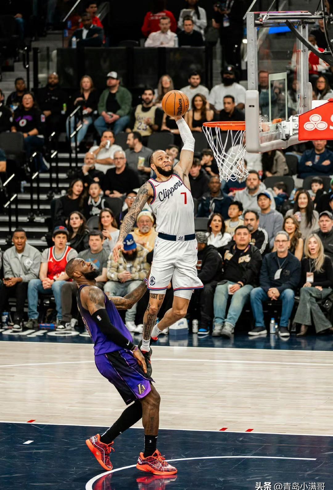 转折点!洛杉矶湖人官宣签约,西甲关键时刻攻防权衡,底气十足,年轻球员得到机会的简单介绍 转折点!洛杉矶湖人官宣签约,西甲关键时刻攻防权衡,底气十足,年轻球员得到机会的简单介绍