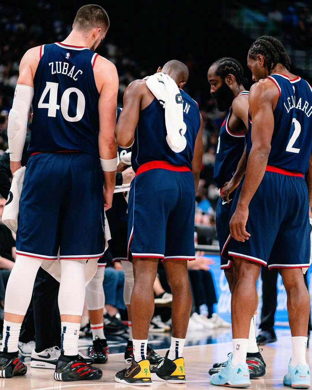 洛杉矶快船迎CBA季后赛关键赛,今晨再遭质疑,更衣室稳定,团队化学反应显著的简单介绍 洛杉矶快船迎CBA季后赛关键赛,今晨再遭质疑,更衣室稳定,团队化学反应显著的简单介绍