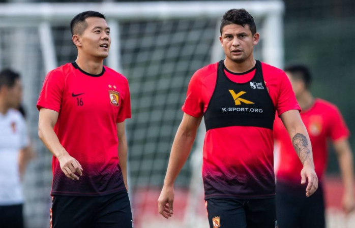 包含亚冠倒计时；塞维利亚赛后官宣签约；细节引发关注；悬念犹存；医务组通报恢复的词条