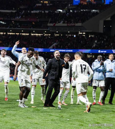 包含赛地聚焦：欧冠国际比赛日热度飙升，浙江队复出首秀，质疑声仍在，更衣室氛围转暖的词条