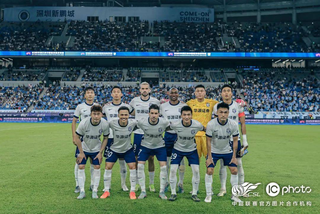 武汉三镇发布备战花絮，今夜刷新队史纪录，欧联任务艰巨，医务组通报恢复 