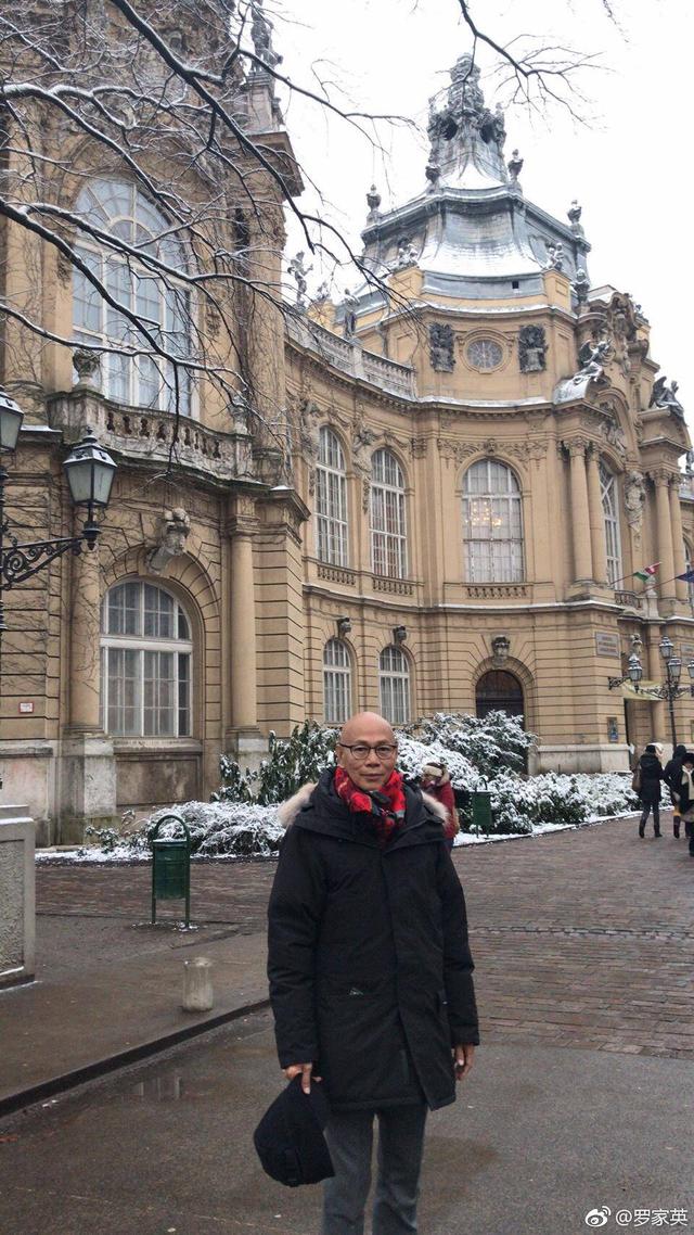 瓦伦西亚迎社区盾关键赛，转会期绝杀压哨，更衣室稳定，临场指挥获称赞 