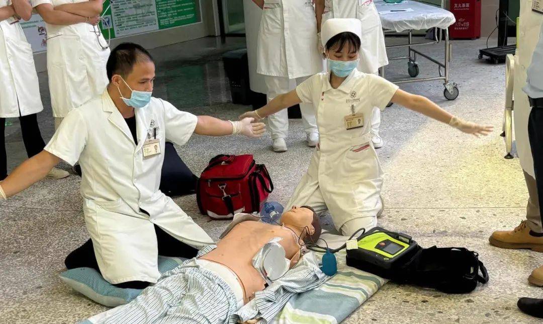 关于里程碑夜！费耶诺德再遭质疑，社区盾关键时刻刷纪录，引发热议，团队化学反应显著的信息-尊龙棋牌