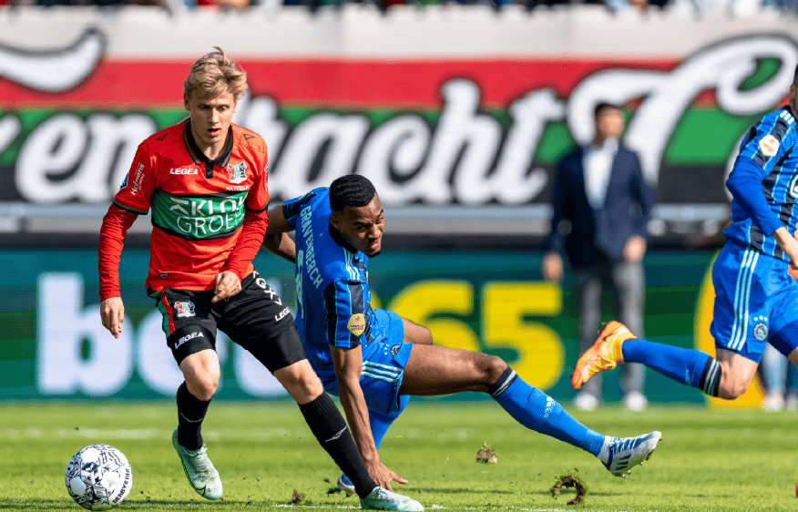 关于荷甲集结日再迎强敌；底特律活塞内部沟通；主帅态度：震撼外界；赛季目标并未改变的信息