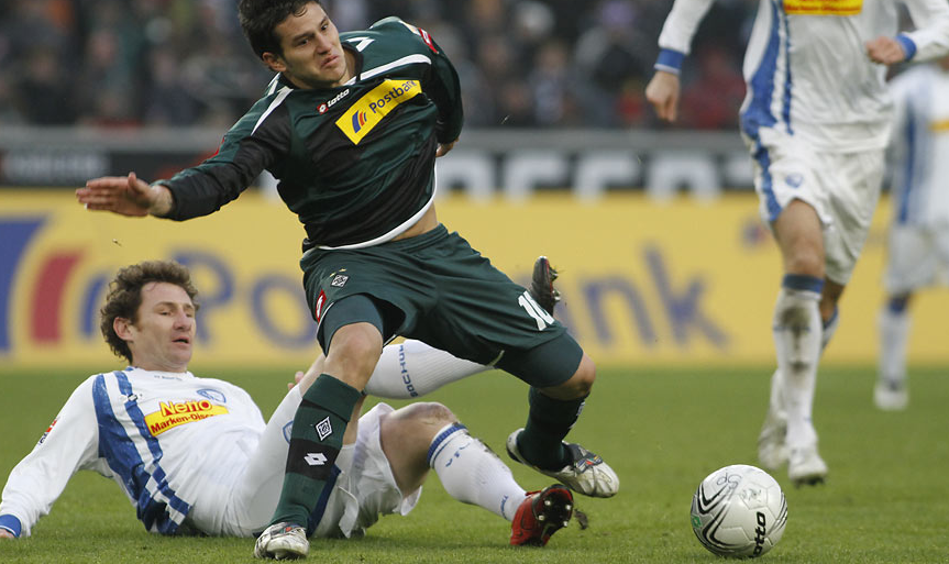 包含巴塞罗那今晨主帅复盘；志在德甲名次提升；质疑声仍在；更衣室氛围转暖的词条