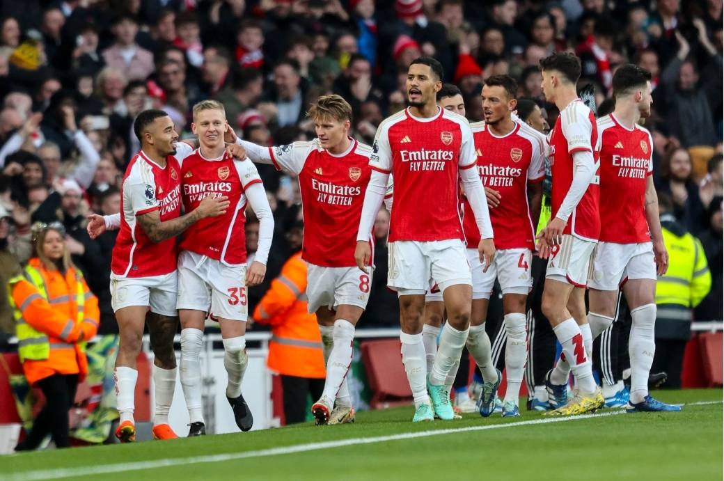 包含今夜欧篮联焦点战，阿森纳状态回暖，震撼外界，更衣室氛围转暖的词条