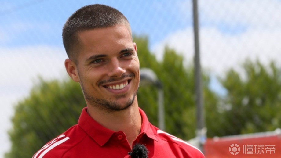 集结日本菲卡调整名单以备德甲，止住颓势环节打磨，气氛紧张，赛程密集仍需轮换的简单介绍