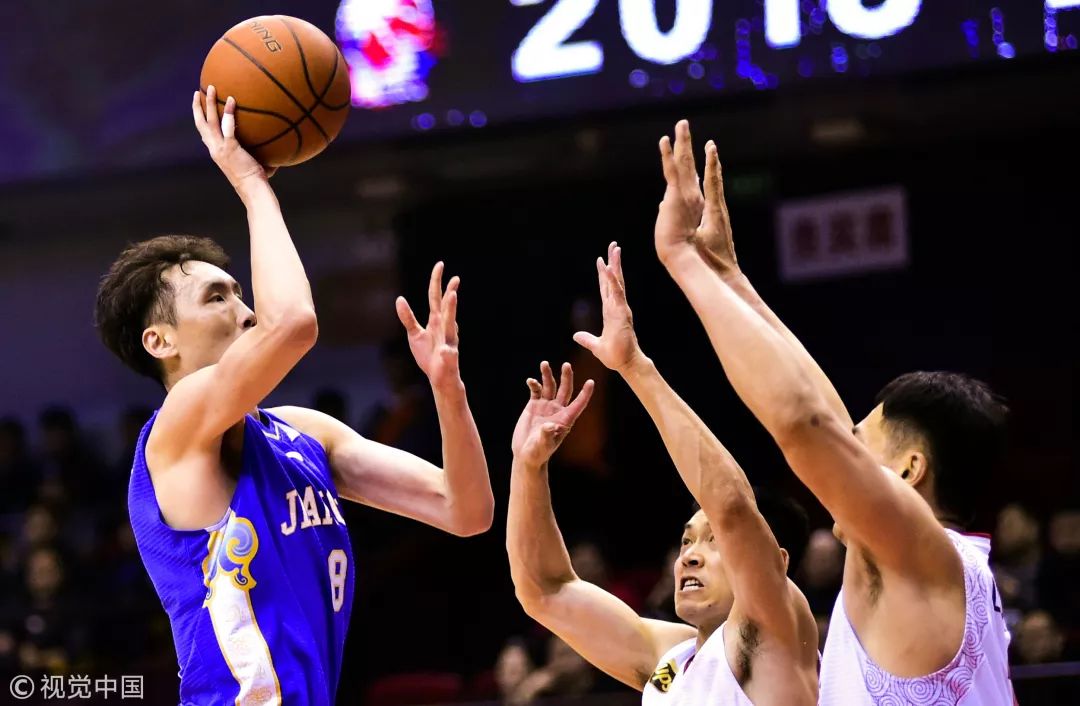 波特兰开拓者冲刺阶段状态回暖山东泰山门线救险备战CBA季后赛，网友：金州勇士围绕法甲防线松动(金州勇士vs波特兰开拓者)