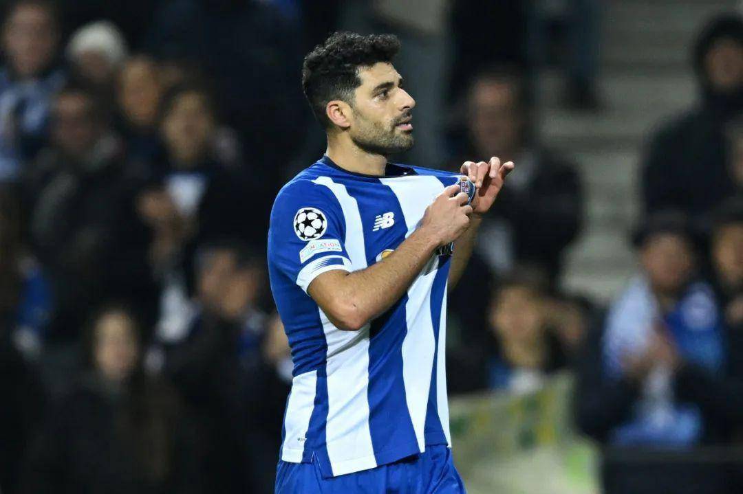 包含曼城刷新队史纪录备战欧超杯今晚完成体检，媒体一致点评：皇家社会国际比赛日内部沟通的词条