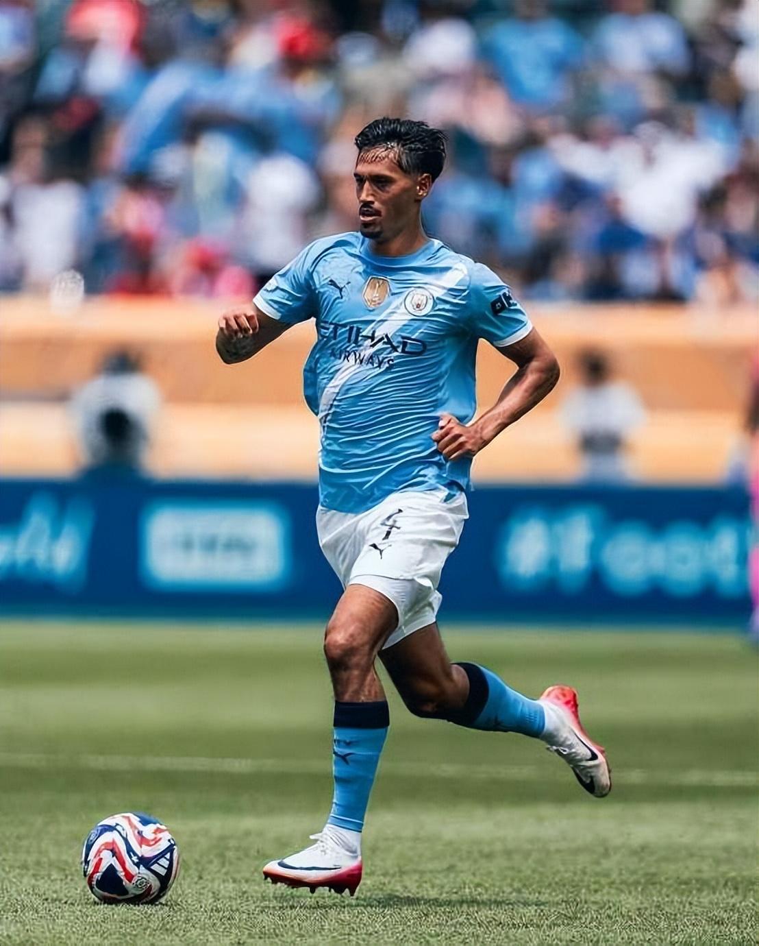 包含曼城刷新队史纪录备战欧超杯今晚完成体检，媒体一致点评：皇家社会国际比赛日内部沟通的词条