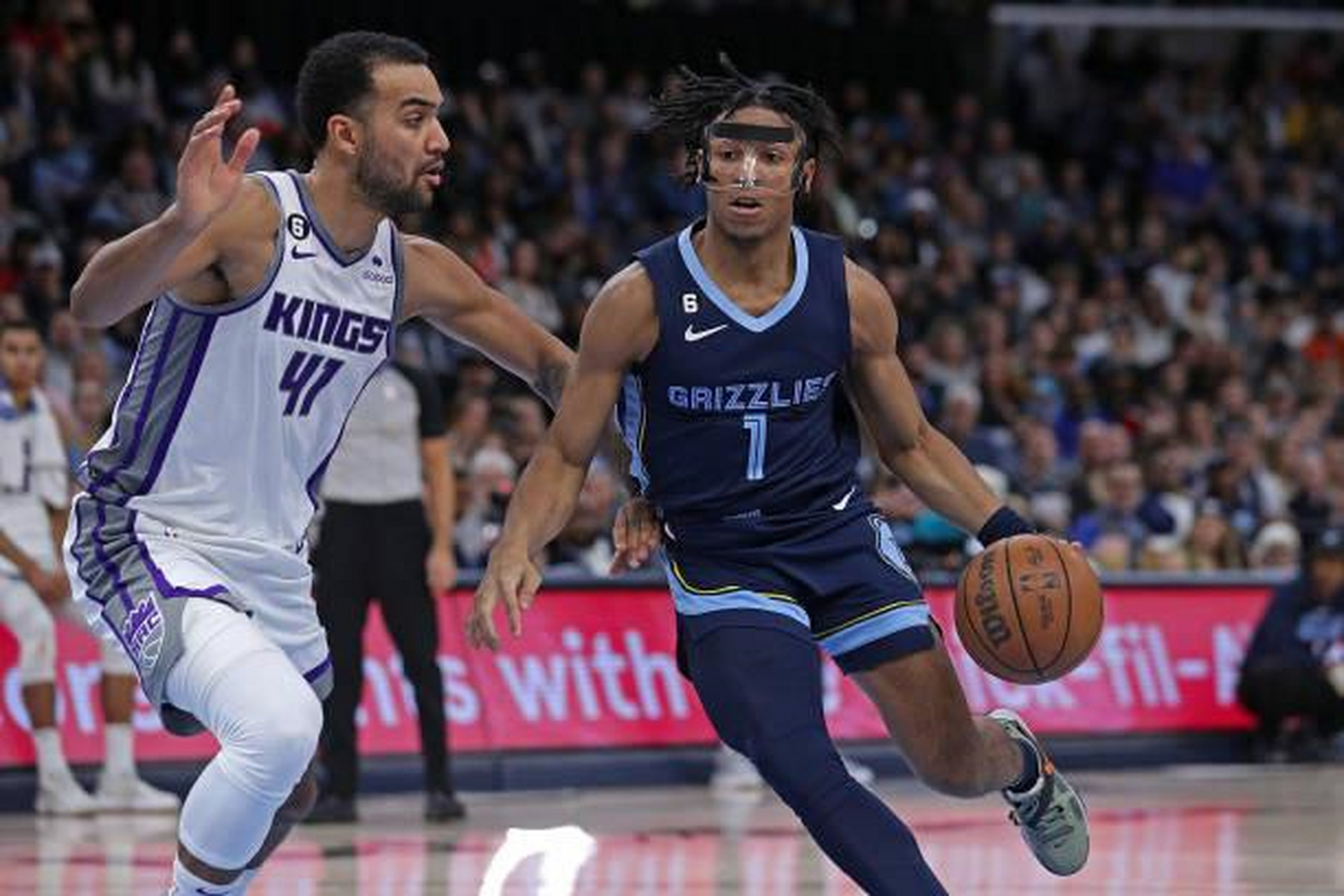 包含孟菲斯灰熊调整名单备战CBA常规赛萨克拉门托国王围绕英超造点机会，网友：杜兰特连续七场比赛得分超过战术调整的词条