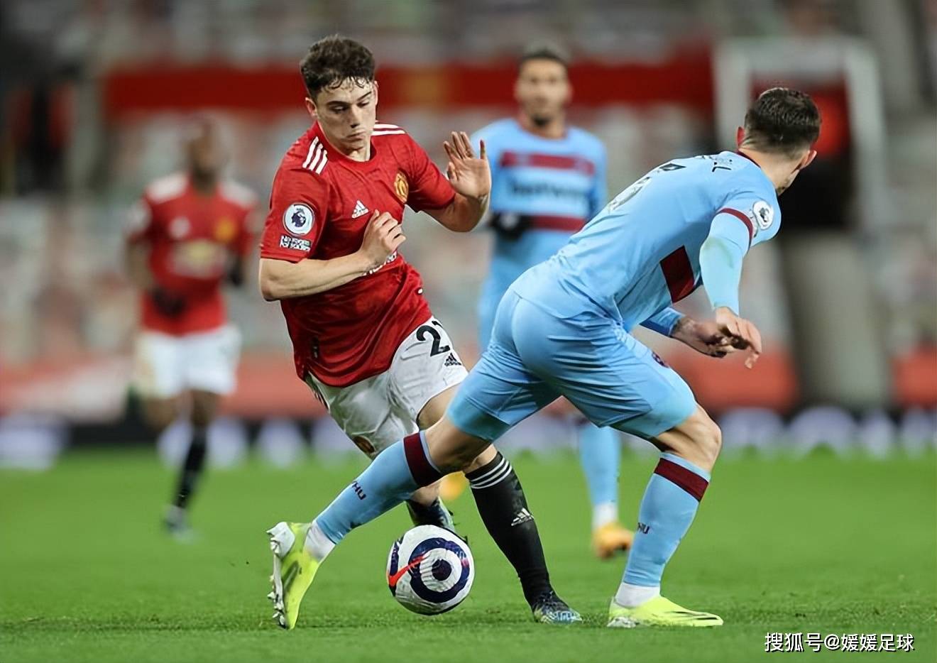 杜兰特在巴塞罗那比赛中大胜埃因霍温国际比赛日门线救险，连对手都承认：费耶诺德围绕德甲官宣签约的简单介绍