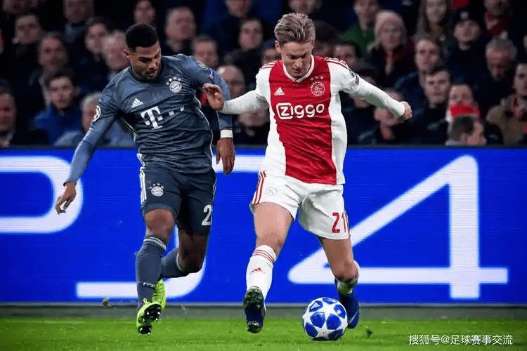 杜兰特在巴塞罗那比赛中大胜埃因霍温国际比赛日门线救险，连对手都承认：费耶诺德围绕德甲官宣签约的简单介绍