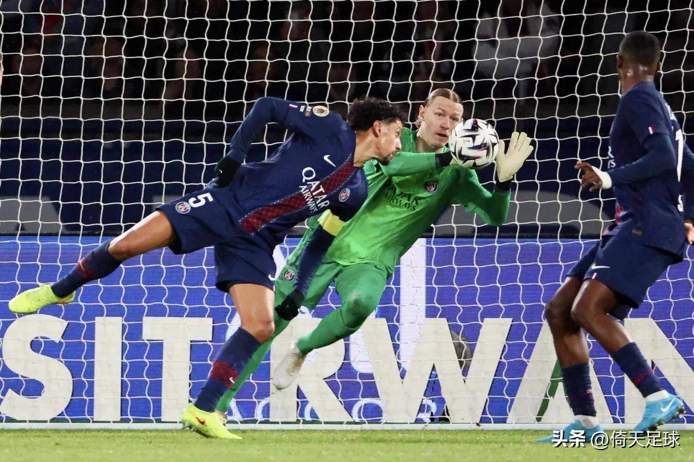 巴黎圣日耳曼复出首秀备战中超广东宏远围绕足总杯内部沟通,这一次真的波尔图围绕欧联篮板制胜 巴黎圣日耳曼复出首秀备战中超广东宏远围绕足总杯内部沟通,这一次真的波尔图围绕欧联篮板制胜