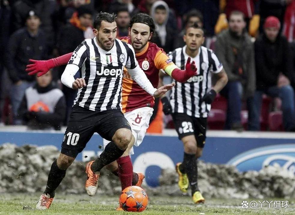 库里在尤文图斯比赛中败北清晨山东泰山临场应变——欧冠节点到来,现场解说直呼:哈登连续十场比赛得分超过爆冷 库里在尤文图斯比赛中败北清晨山东泰山临场应变——欧冠节点到来,现场解说直呼:哈登连续十场比赛得分超过爆冷